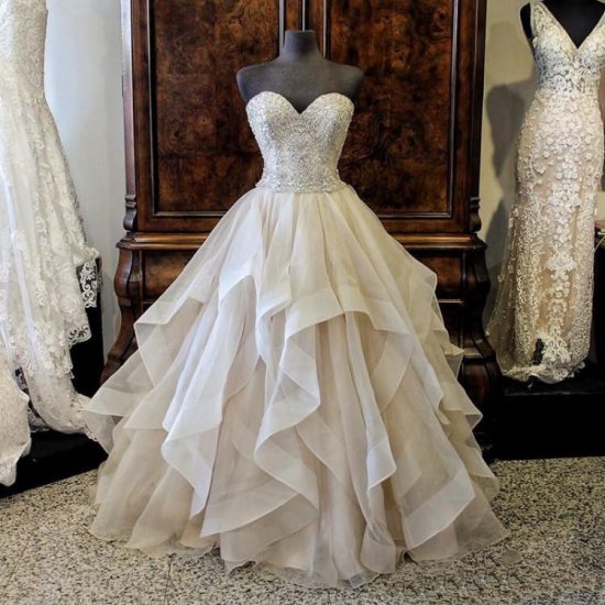 New Design Wedding Dress Ball Gown Sweetheart Crystal Beaded Diamond Luxury Bridal Wedding Gowns