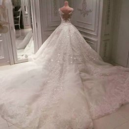 Gorgeous Lace 3D Flower Wedding Dresses With Long Train Sparkle Beaded Crystal Arabic Dubai Bridal Gowns Puffy Custom Made